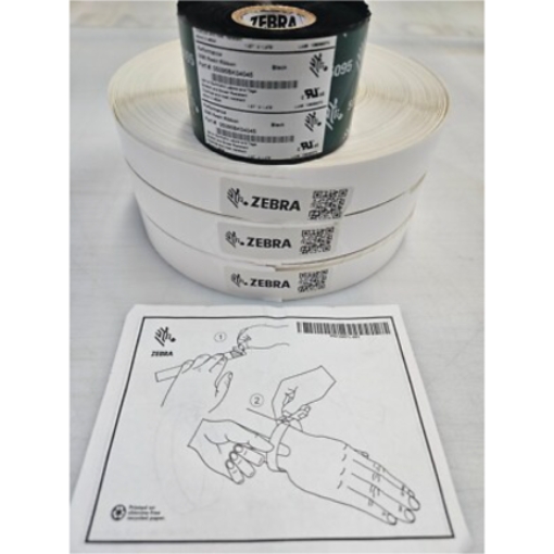Imagen de Pulseras Zebra de poliester 1x11 pulg TT Z-Band 4000 Nucleo 3pulg 530pzs/Cja con 3 Rollos + cinta de resina 5095